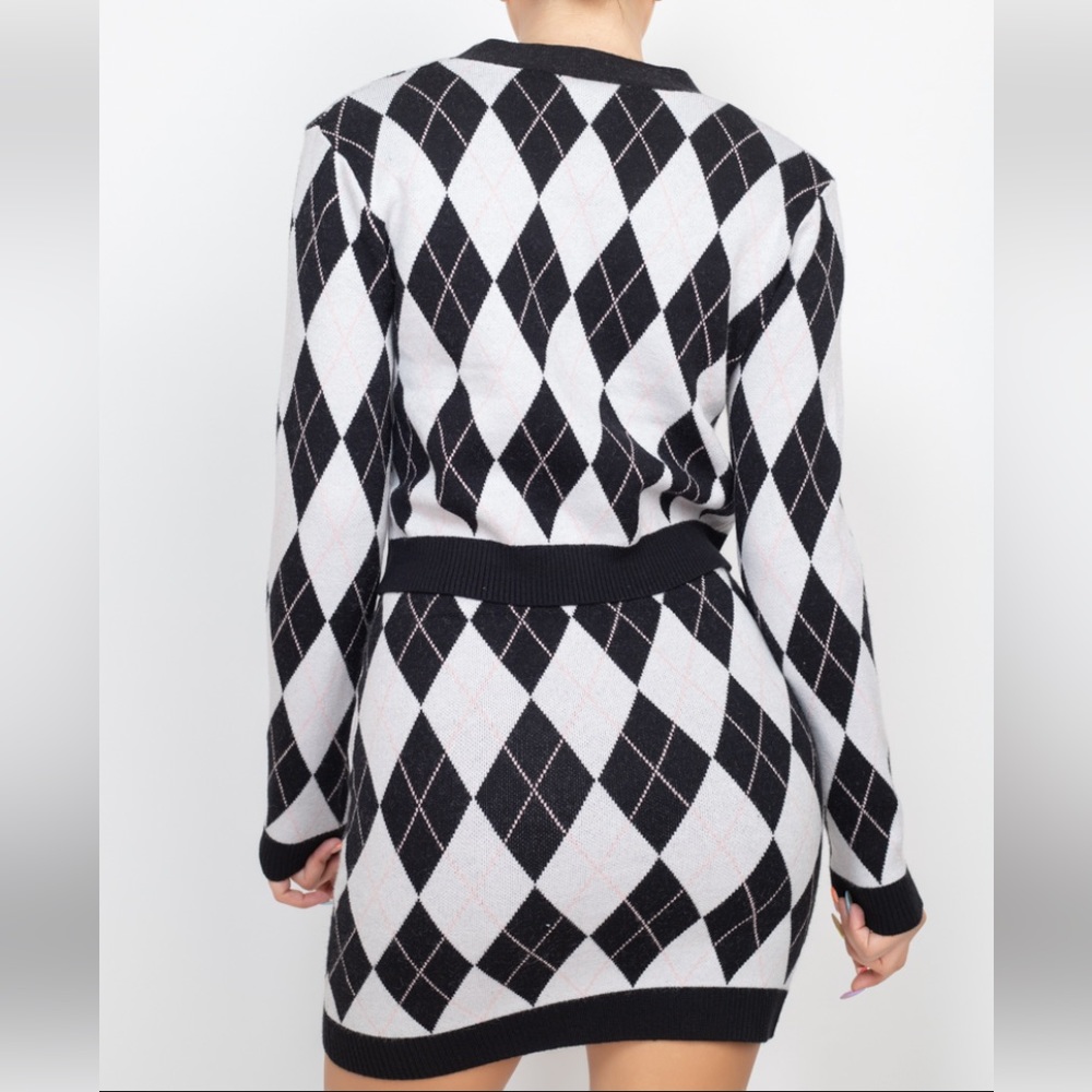 ⭕️ SOLD OUT ⭕️ NEW "Xoxo" Black & White Diamond Print Skirt Set - Picture 6 of 7